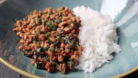 Spicy Thai Basil Chicken (Pad Krapow Gai)