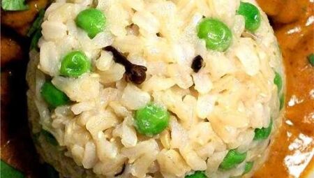 Matar Pulao (Rice with Peas)