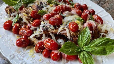 One-Pan Caprese Chicken Thighs