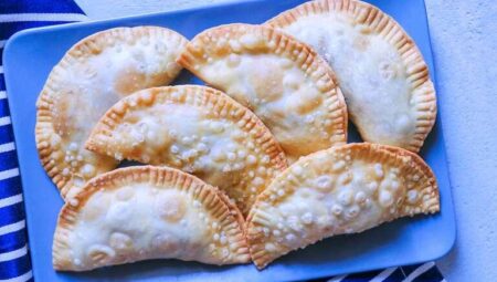 Quick Vegetarian Picadillo Empanadas