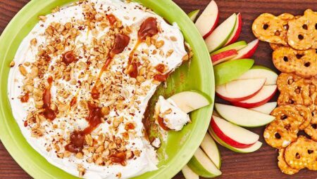 Caramel Apple Cheesecake Dip