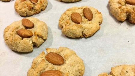 Low-Carb Almond Cinnamon Butter Cookies